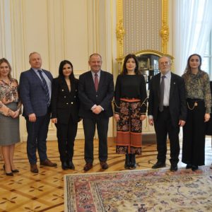 Azerbaijani delegation visits the UW. Photo by UW.