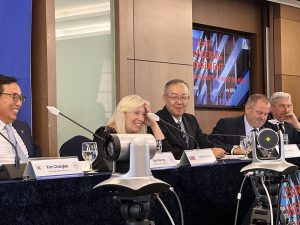 Prof. Kipung Yoo, the Rector of KINGS, Prof. Iveta Radicova, former Prime Minister of Slovakia, Professor at Comenius University in Bratislava; Hayong Moon, the Director of the Global Nuclear Business Center at KINGS; Prof. Alojzy Z. Nowak, the UW Rector; Prof. Mariusz Malinowski, the Vice-Rector for Research of Warsaw University of Technology. Photo by Prof. Krzysztof Turzyński/UW
