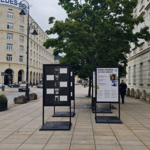 The exhibition "Unissued diplomas" in front of the UW Museum. Photo by Mykhailo Dashchenko