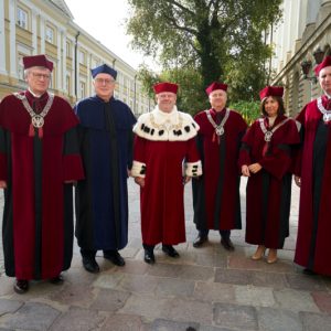 The Rectors' team and Dr hab. Hieronim Grala during the opening ceremony of the 2023/2024 academic year. Photo by Mirosław Kaźmierczak/UW