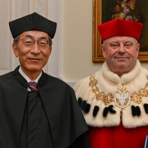 Prof. Hideo Ohno, a prominent condensed matter physicist from Tohoku University, received an honorary doctorate from the University of Warsaw. The ceremony took place on 13th November in the Senate Hall of the Kazimierzowski Palace.