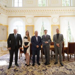 From left: Prof. Adam Niewiadomski, UW Vice-Rector, Dr Anna Modzelewska, UW Spokesperson, Prof. Alojzy Z. Nowak, UW Rector, Mikołaj Wolanin, student of the UW, Prof. Maciej Raś, UW Vice-Rector. Photo: Mirosław Kaźmierczak/UW