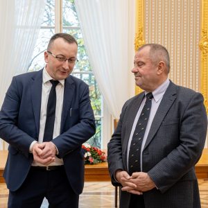 Signing a contract with the general contractor for the UW building on Bednarska Street. Photo: Mirosław Kaźmierczak/UW