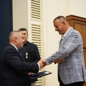 Medals for the University of Warsaw guards. Photo: Mirosław Kaźmierczak/UW