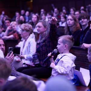 Finale of the “IGNIS” tour with Dr Eng. Sławosz Uznański-Wiśniewski at the University of Warsaw. Credit: UW