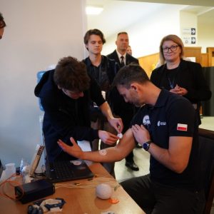 Finale of the “IGNIS” tour with Dr Eng. Sławosz Uznański-Wiśniewski at the University of Warsaw. Credit: UW