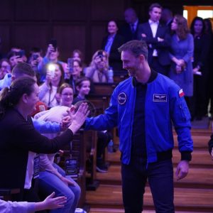 Finale of the “IGNIS” tour with Dr Eng. Sławosz Uznański-Wiśniewski at the University of Warsaw. Credit: UW