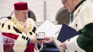 University of Warsaw Medal for Warsaw University of Technology. Source: Warsaw University of Technology