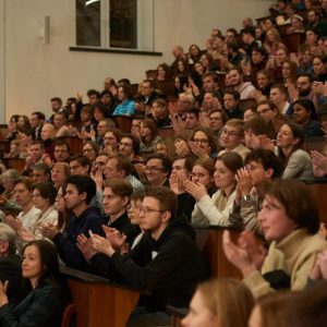 Lecture by Prof. Ben L. Feringa at the UW. Credit: Mirosław Kaźmierczak/UW