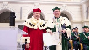 University of Warsaw Medal for Warsaw University of Technology. Source: Warsaw University of Technology