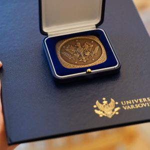 UW Medal for Prof. Paweł Rodak. Credit: Mirosław Kaźmierczak/UW