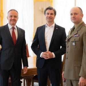 Cooperation agreement between the University of Warsaw and the 18th Warsaw Territorial Defence Brigade. Credit: Mirosław Kaźmierczak/UW
