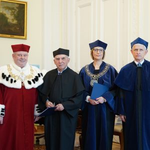 Ceremony to award an honorary doctorate from the UW to Prof. Adam D. Rotfeld. Credit: Mirosław Kaźmierczak/UW